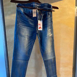 American Eagle Outfitters - Size 8 Regular- Super Stretch Jegging Low Rise - NWT